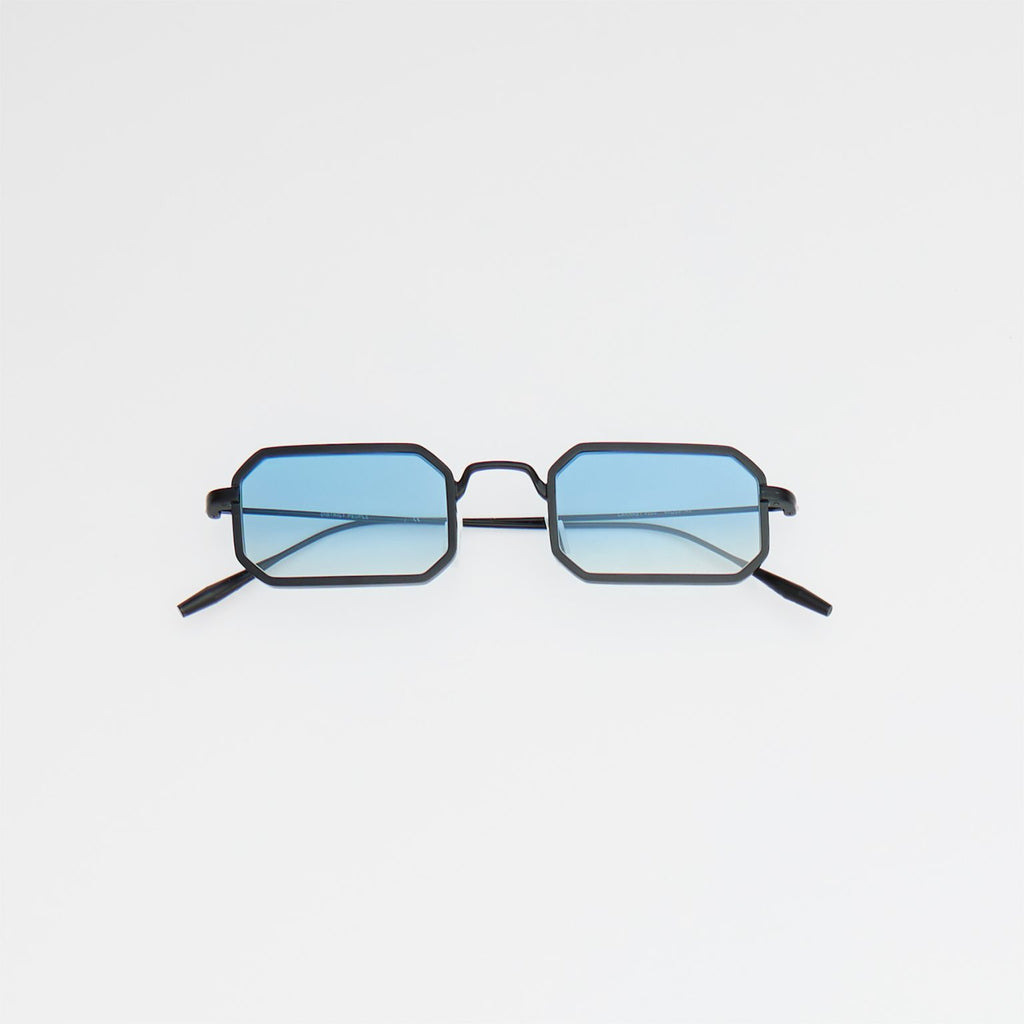 CARNABY 008