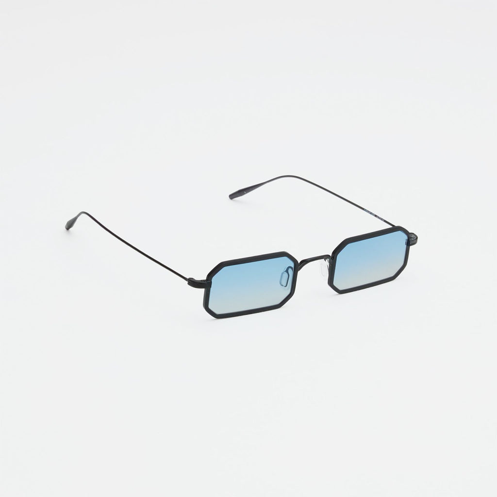 CARNABY 008