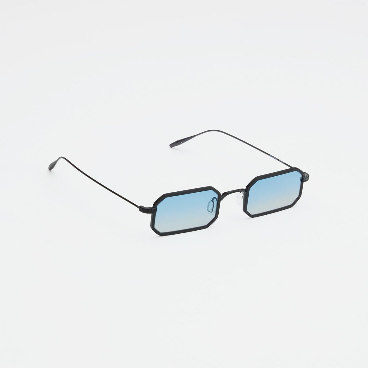 CARNABY 008